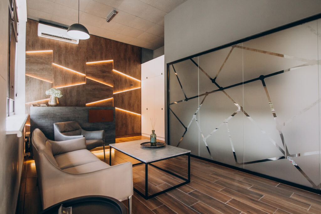empty-flat-interrior-with-elements-decoration